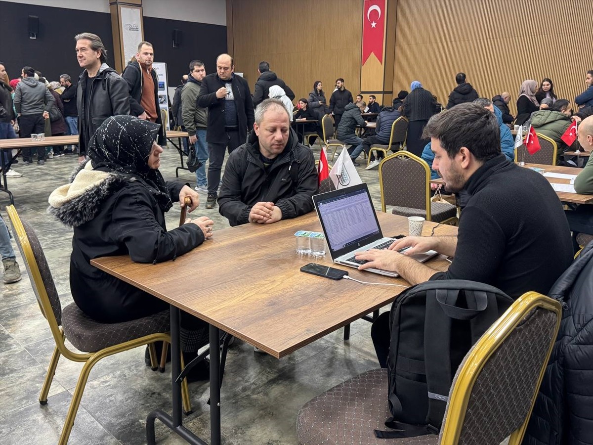 Esenyurt Belediyesi İstihdam Merkezi (ESBİM) ve İŞKUR işbirliğiyle, ilçedeki engelli bireylerin...