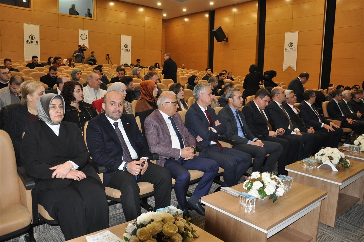 Eskişehir'de, Hukuki Araştırmalar Derneği (HUDER) tarafından hazırlanan, İçişleri Bakanlığı Sivil...