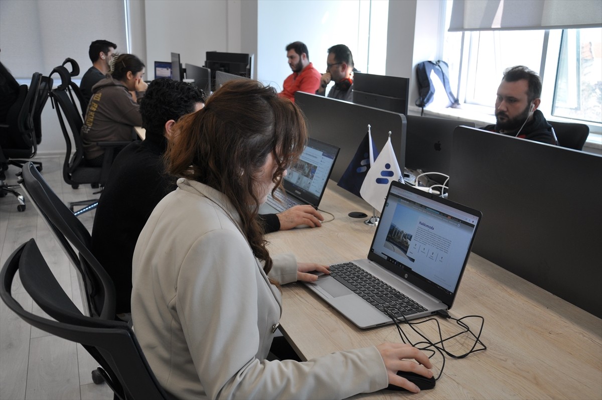 Eskişehir Osmangazi Üniversitesi (ESOGÜ) Fen Fakültesi Matematik ve Bilgisayar Bilimleri Bölümü...