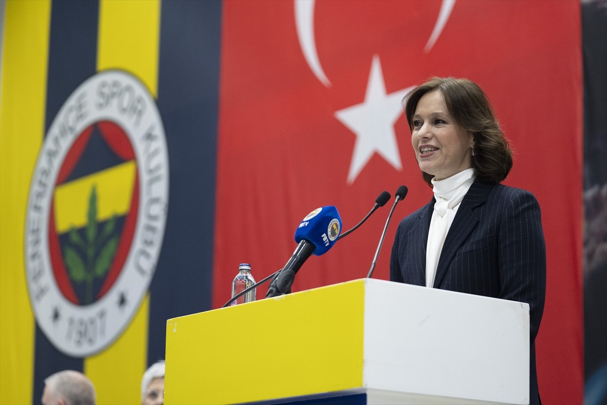 Fenerbahçe Kulübü Yüksek Divan Kurulu (YDK) toplantısı başladı. Kalamış'ta bulunan Fenerbahçe...