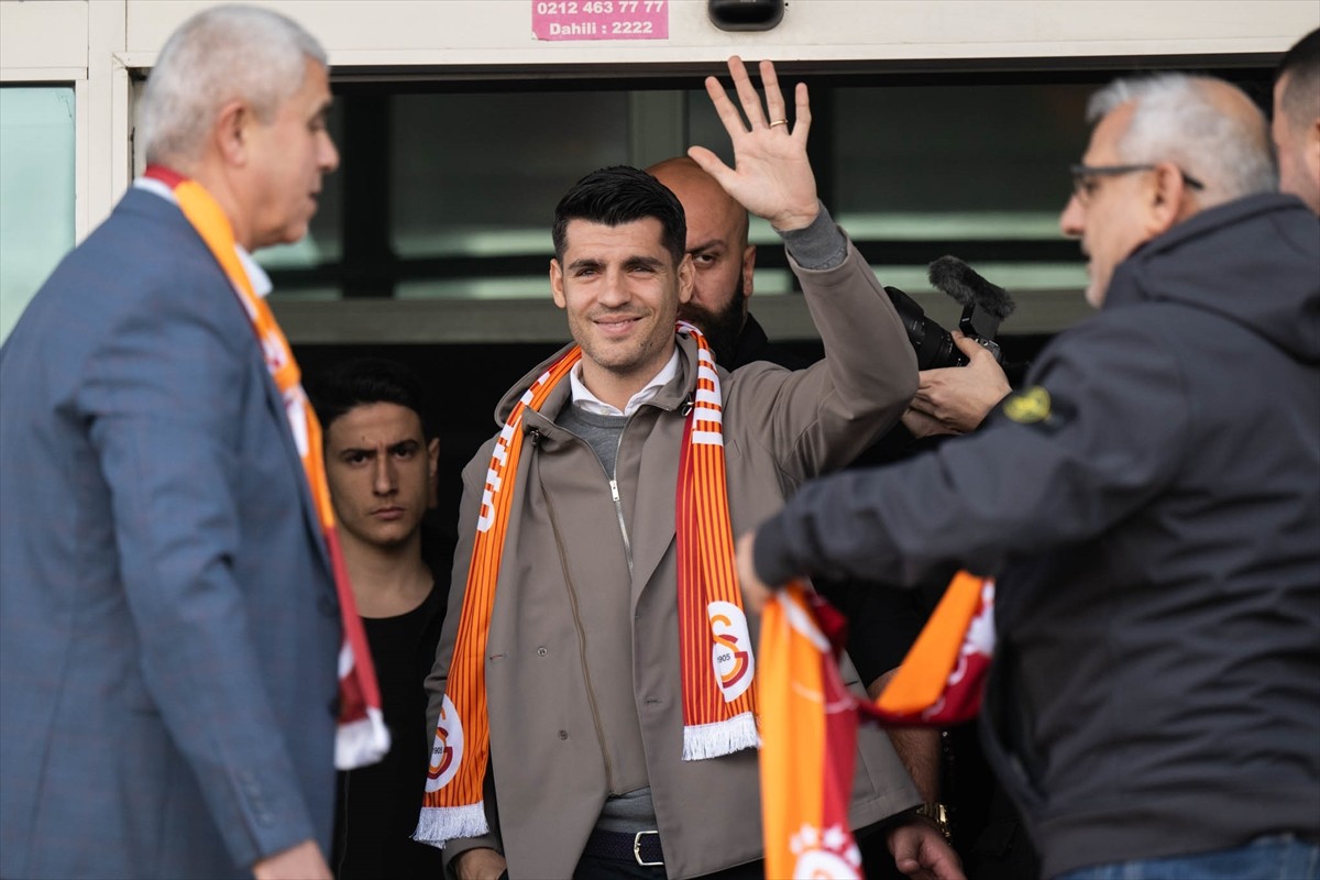 Galatasaray Kulübünün geçici transfer görüşmesi yürüttüğü İspanyol santrfor Alvaro Morata...