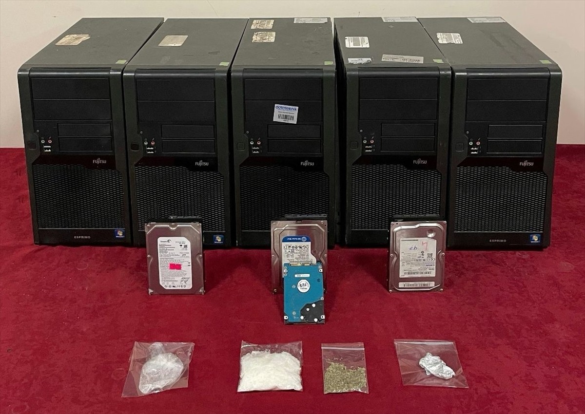 Gaziantep'in Şahinbey ilçesinde düzenlenen uyuşturucu operasyonunda 8 şüpheli gözaltına alındı....