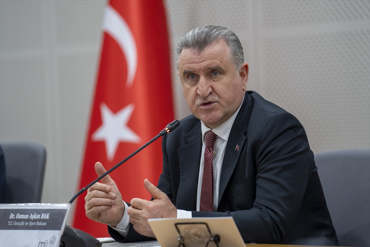 Gençlik ve Spor Bakanı Osman Aşkın Bak, İstanbul Teknik Üniversitesi (İTÜ) Ayazağa Yerleşkesi'nde...