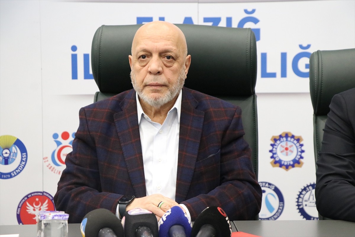 HAK-İŞ Genel Başkanı Mahmut Arslan,  Ahmet Tevfik Ozan Fuar ve Kongre Merkezi'nde düzenlenen...