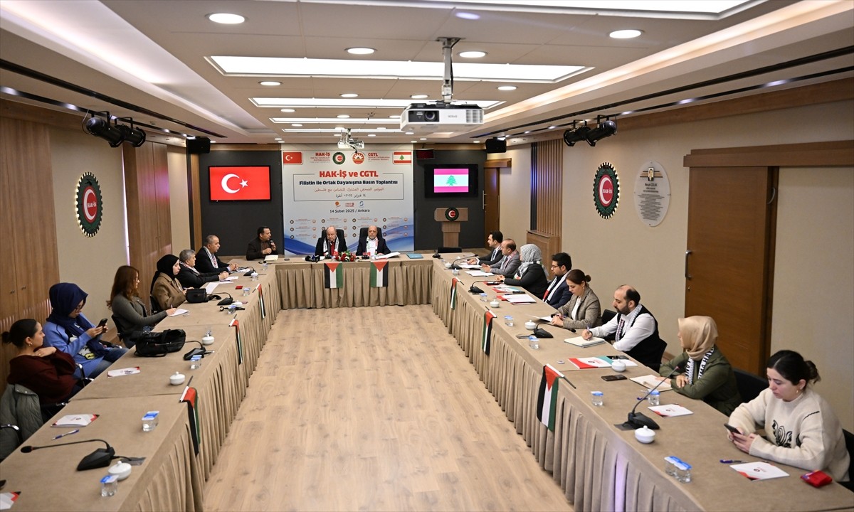 HAK-İŞ Genel Başkanı Mahmut Arslan ve Lübnan Genel İşçi Sendikaları Konfederasyonu (CGTL) Başkanı...