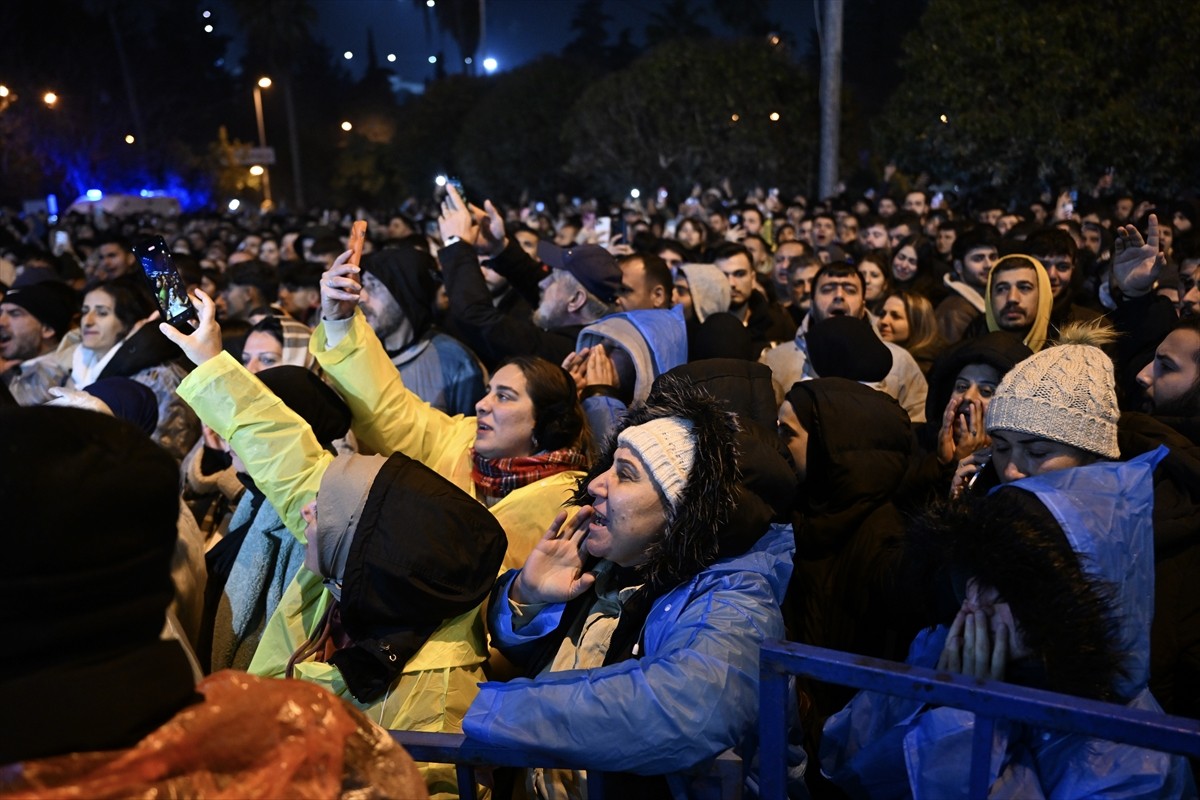 Hatay'da 6 Şubat 2023'te meydana gelen depremlerde yaşamlarını yitirenler için 04.17'de anma...