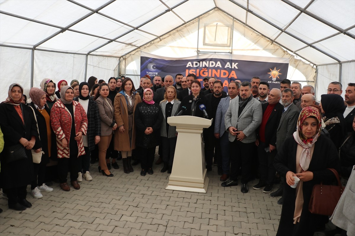 Hatay'da AK Parti teşkilatları, 28 Şubat "postmodern darbesi"nin 28. yılı dolayısıyla açıklama...