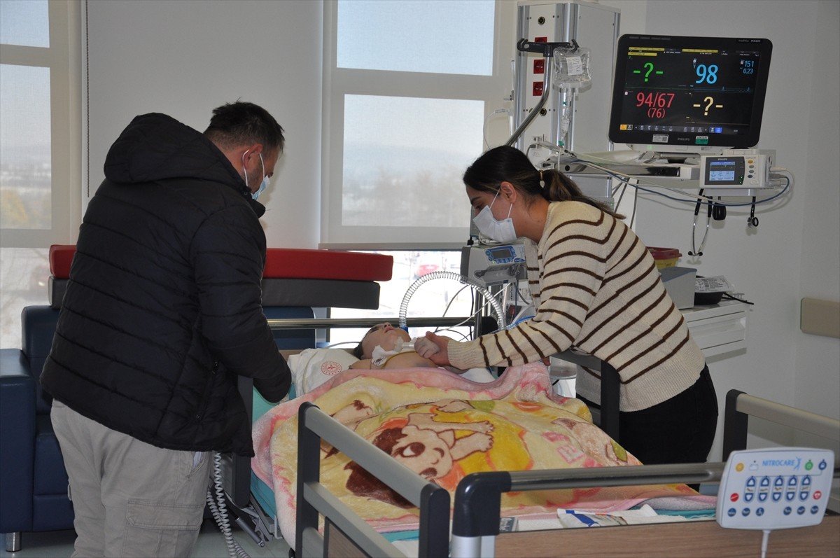 Hatay'dan 6 Şubat 2023'te yaşanan depremin ardından Eskişehir'e yerleşen Kızıldağ ailesinin 3...