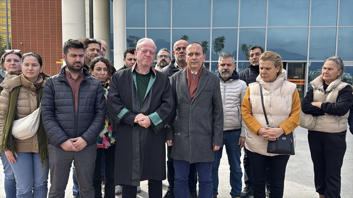 Hatay'ın İskenderun ilçesinde 6 Şubat 2023'teki depremlerde 14 kişinin hayatını kaybettiği 17...