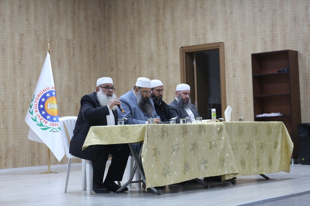 Hatay'ın İskenderun ilçesinde, 6 Şubat 2023'teki depremlerde yaşamını yitirenler için anma...