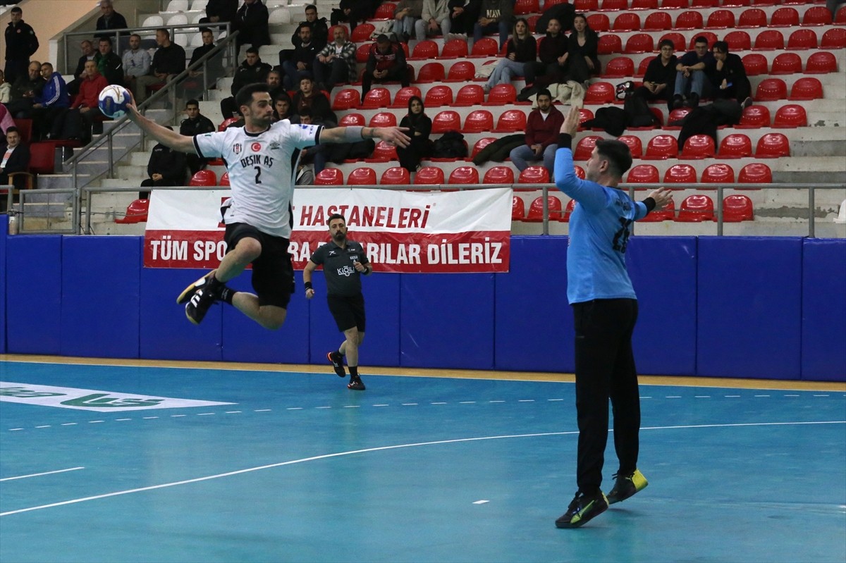 Hentbol Erkekler Süper Lig'in 17. haftasından ertelenen maçta Beşiktaş, deplasmanda Mihalıççık...