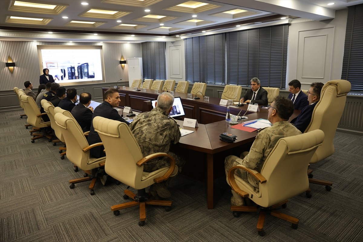 Iğdır Şehit Bülent Aydın Havalimanı'nın, uluslararası giriş-çıkışlara açık daimi hava hudut kapısı...