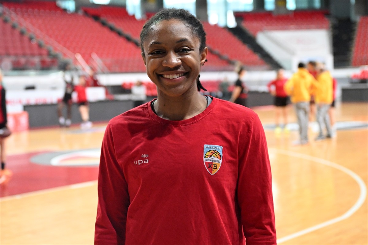 ING Kadınlar Basketbol Süper Ligi ekiplerinden Melikgazi Kayseri Basketbol'un ABD'li oyuncusu...