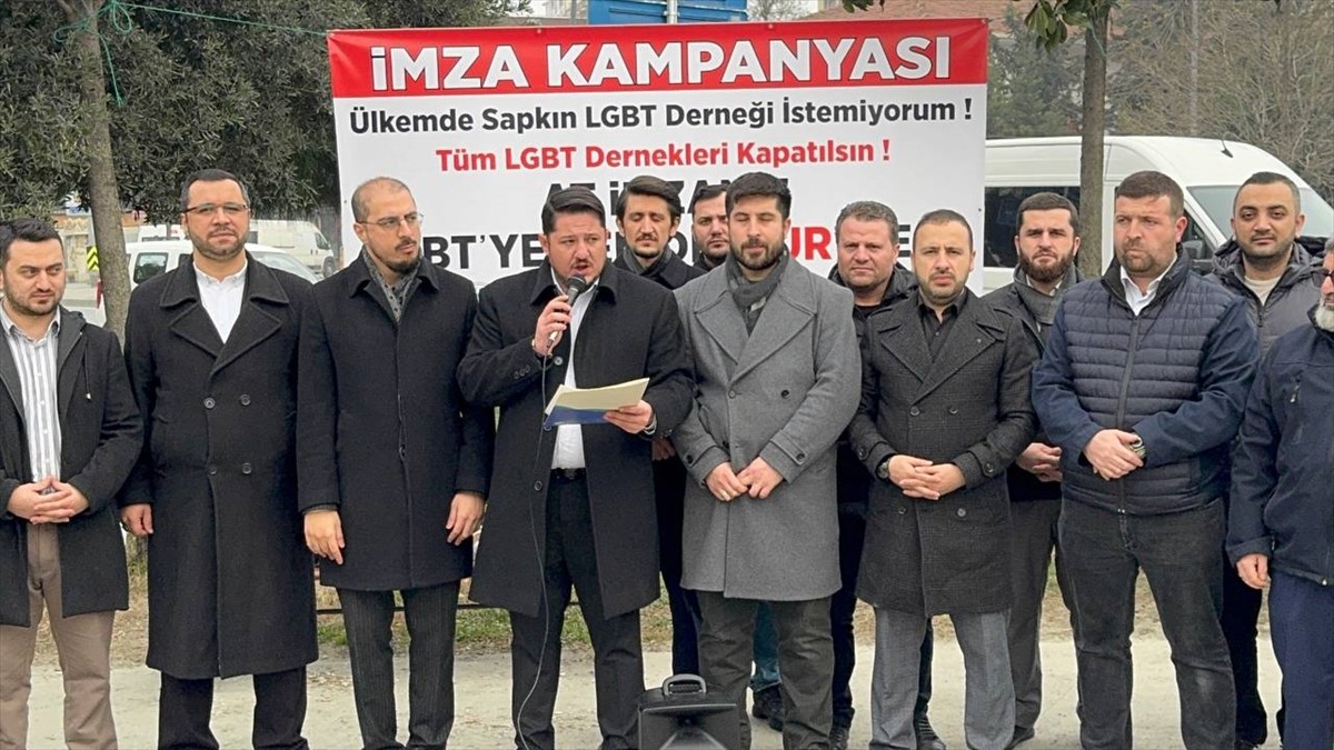 İstanbul'da toplanan Manevi İlkeli Liyakatli Diyanet ve Vakıf Çalışmaları Sendikası (Mil-Diyanet...