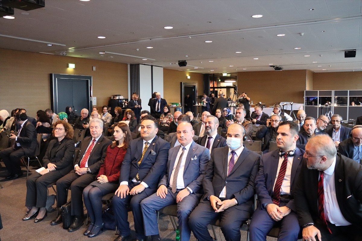 İsviçre'nin başkenti Bern'de, Türkiye Cumhuriyeti Cumhurbaşkanlığı İletişim Başkanlığı ve Bern...