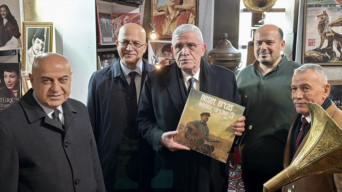 İYİ Parti Genel Başkanı Müsavat Dervişoğlu, Kırşehir'de Ahilik Müzesi'ni ziyaret ederek Ahi Evran...