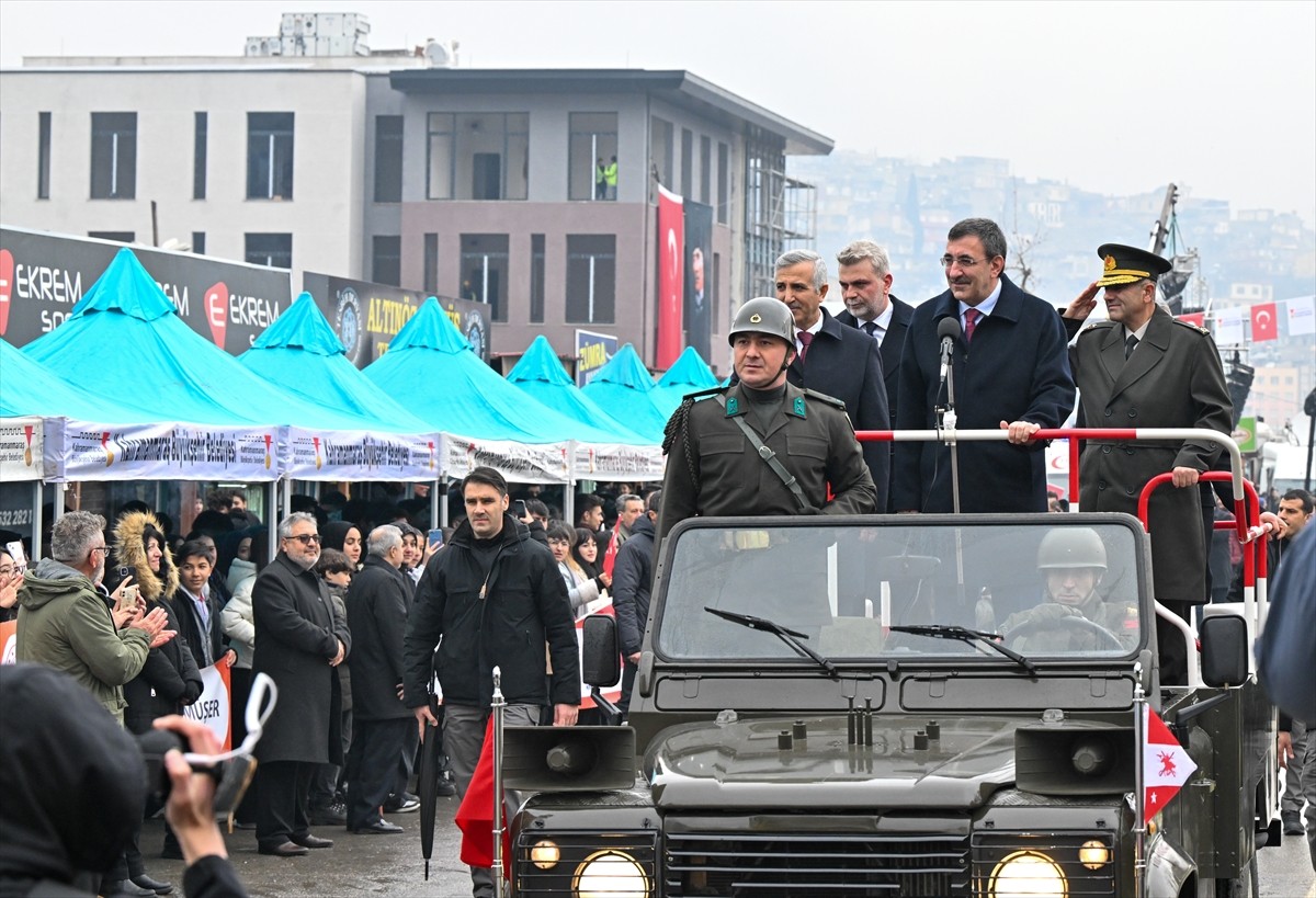 Kahramanmaraş'ın düşman işgalinden kurtuluşunun 105. yıl dönümü kentte düzenlenen törenlerle...