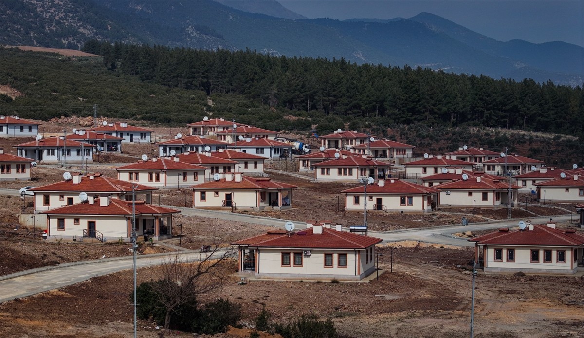 Kahramanmaraş merkezli 6 Şubat 2023'teki depremlerin ardından köy konutu talebinde bulunan...