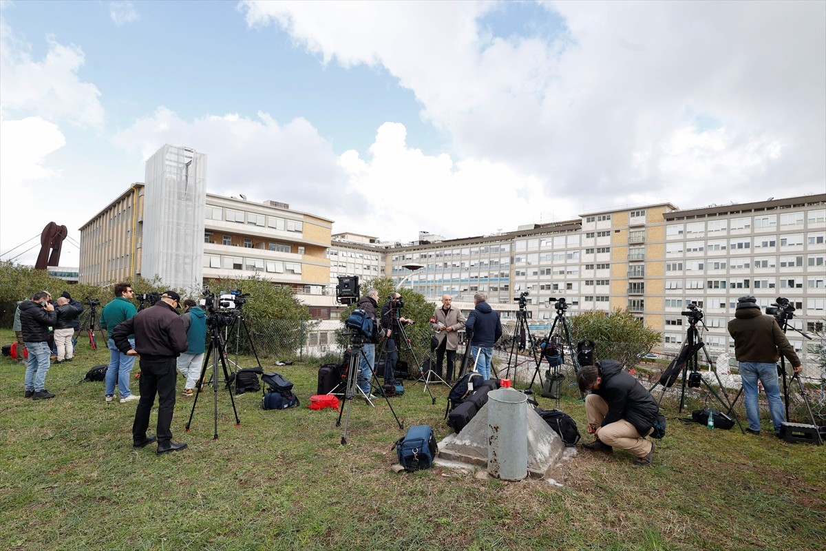 Katoliklerin ruhani lideri ve Vatikan Devlet Başkanı Papa Franciscus'un bir süredir geçirdiği...