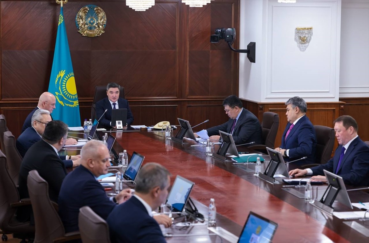 Kazakistan'daki hükümet toplantısında, ülkenin sivil havacılık sektörü değerlendirildi.