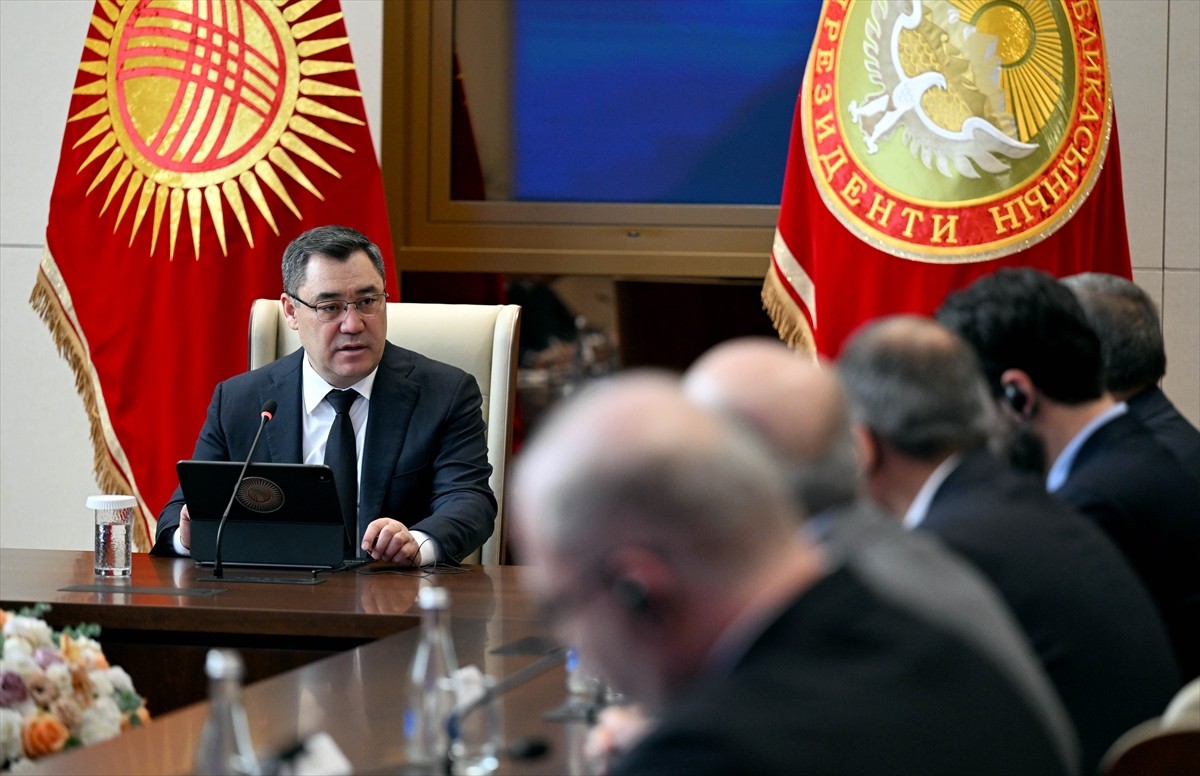 Kırgızistan Cumhurbaşkanı Sadır Caparov'un Türkiye Büyük Millet Meclisi (TBMM) milletvekili Yusuf...