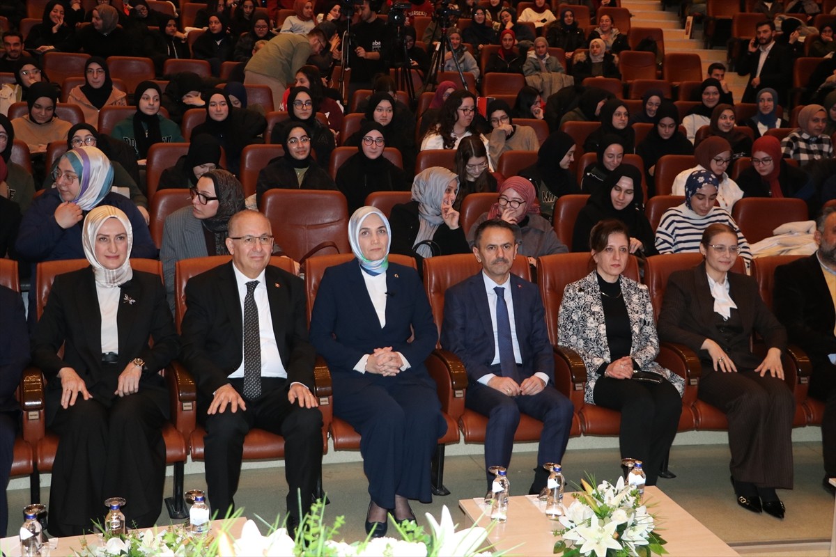 Kocaeli Üniversitesi (KOÜ) gençlik kulüpleri tarafından, 28 Şubat sürecinin toplumsal etkilerinin...