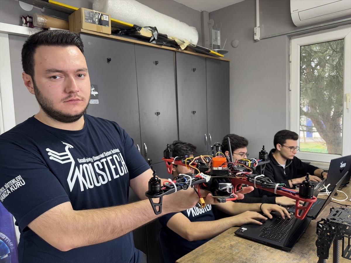 Kocaeli Üniversitesinden 28 öğrenci, kamikaze dron (gezici mühimmat) tehdidine karşı sistem...