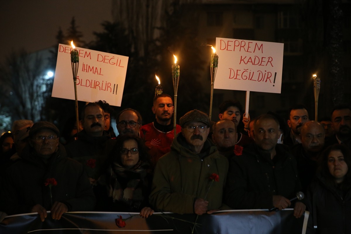 Malatya'da, 6 Şubat 2023'teki Kahramanmaraş merkezli depremlerde yaşamını yitirenler için anma...