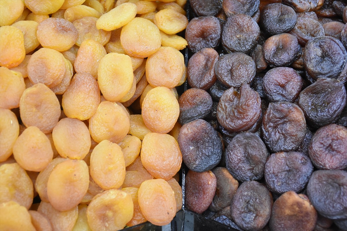 Malatya'dan son 6 ayda 50 bin ton kuru kayısı ihracatına karşılık 240 milyon 57 bin dolar gelir...