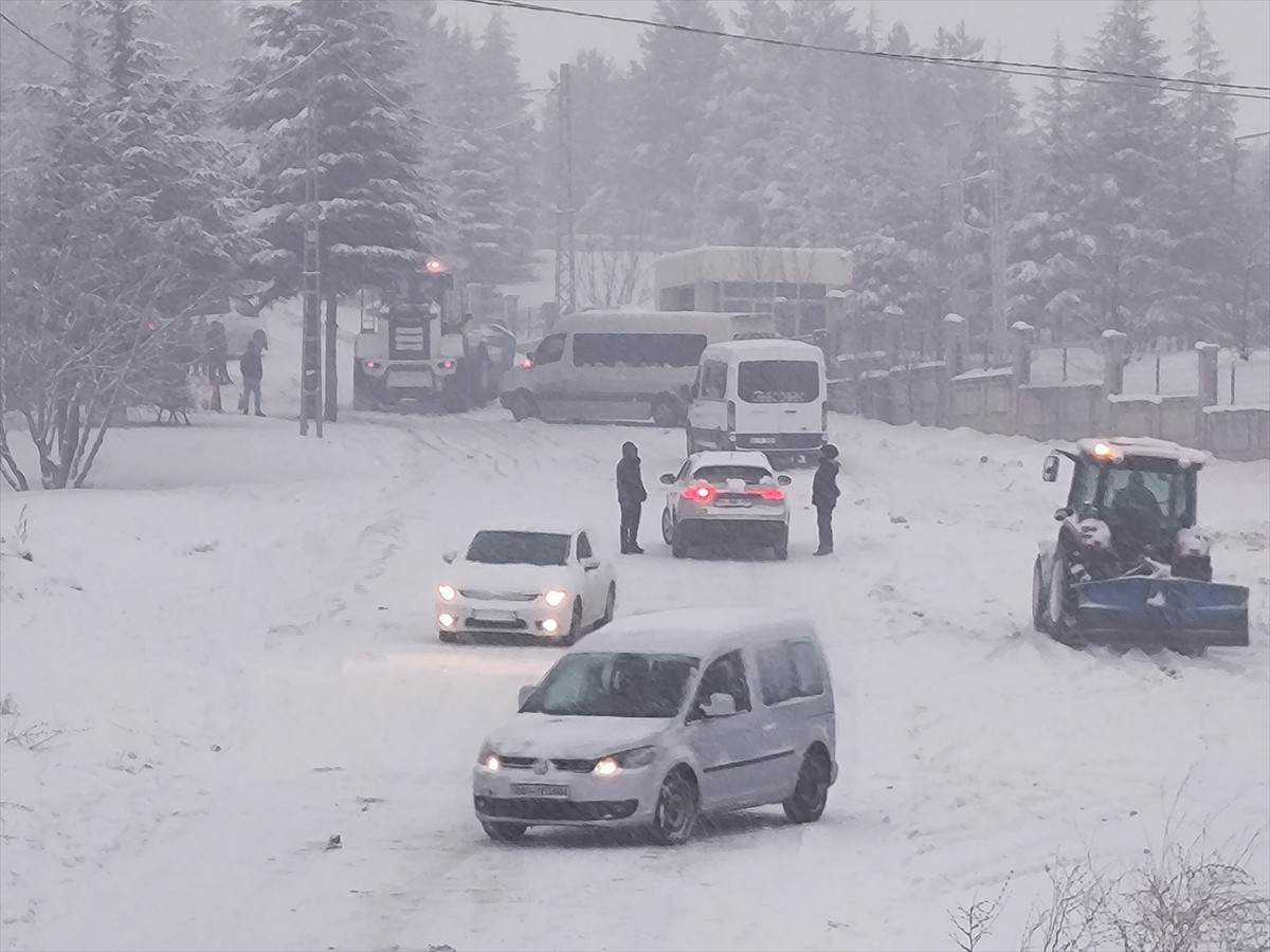 Malatya'nın Doğanşehir ilçesinde kar yağışı nedeniyle eğitime bugün ara verildi.  İl Özel İdaresi...