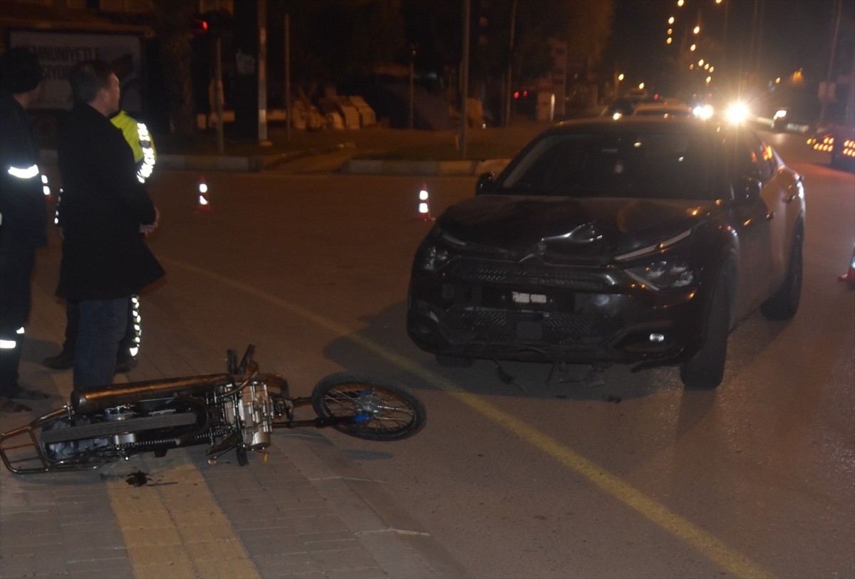 Mersin'in Bozyazı ilçesinde otomobil ile motosikletin çarpışması sonucu 1 kişi yaralandı.