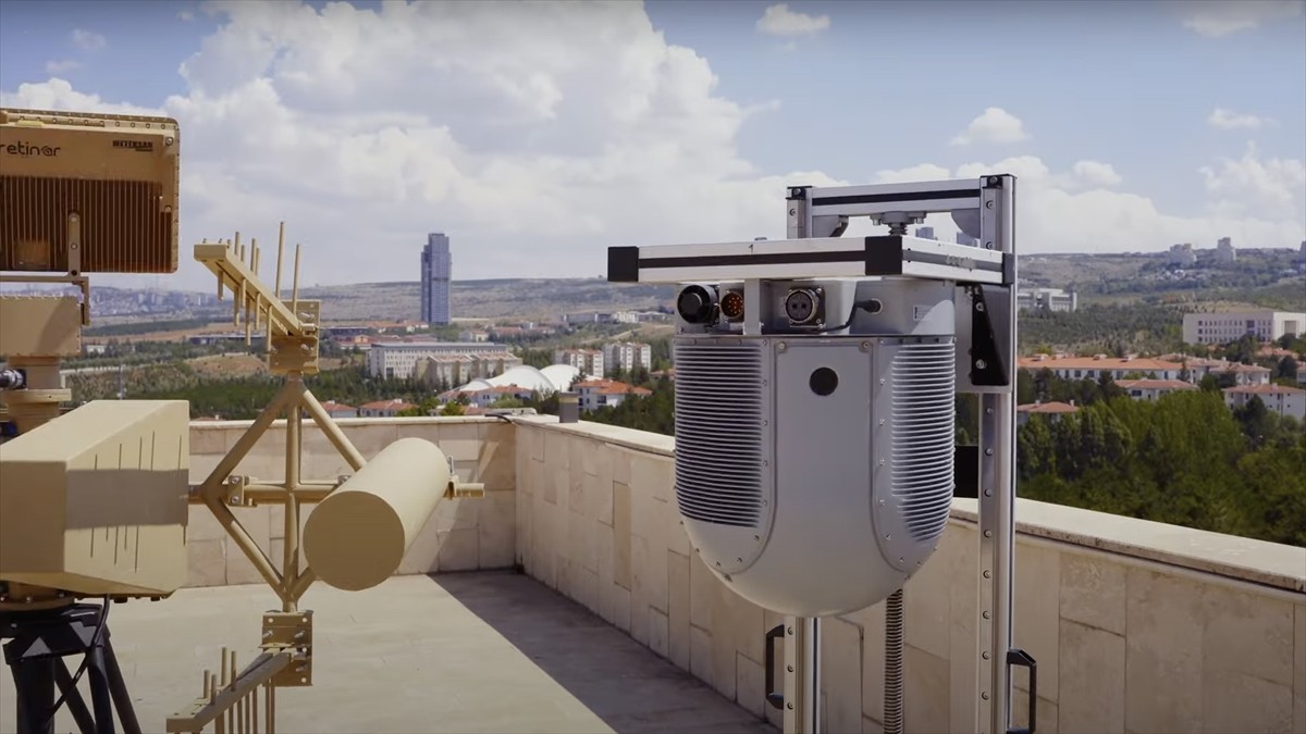 Meteksan Savunma'nın MILSAR radarı, Birleşik Arap Emirlikleri'nin GARMOOSHA insansız hava aracına...