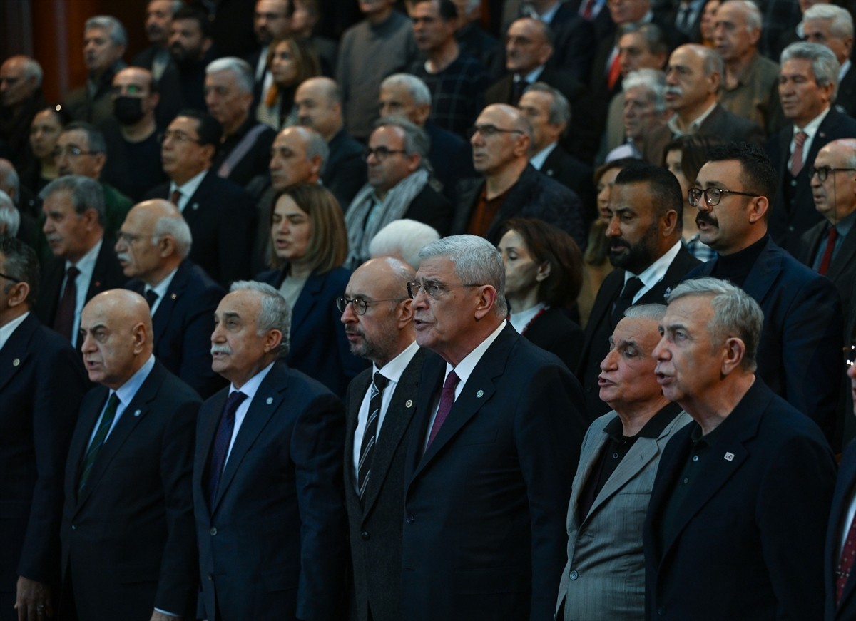 Milli Egemenlik Platformu Kongresi, Ankara'da, Gençlik Parkı Büyük Tiyatro Salonu'nda düzenlendi....