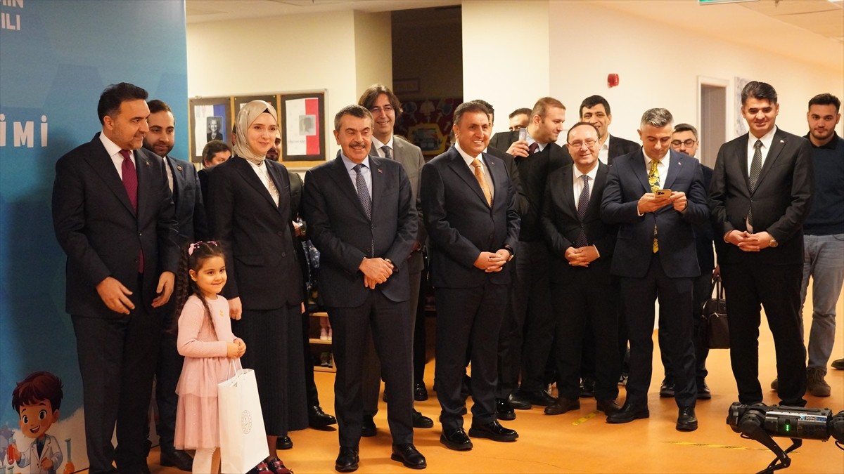 Milli Eğitim Bakanı Yusuf Tekin, İstanbul Teknik Üniversitesi (İTÜ) Anaokulu'nu ziyaret etti.