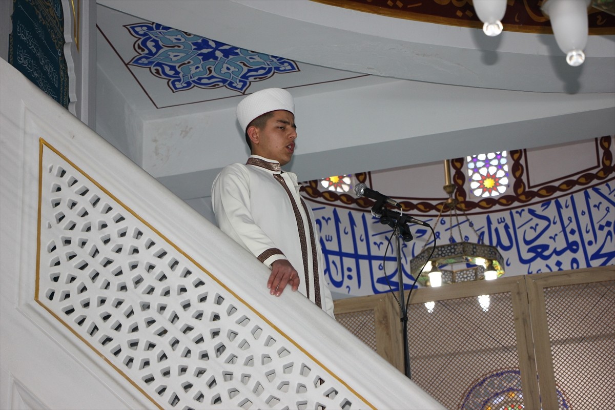 Milli Eğitim Bakanlığı Din Öğretimi Genel Müdürlüğünce, liseler arası Genç Hatipler Hutbe Okuma...