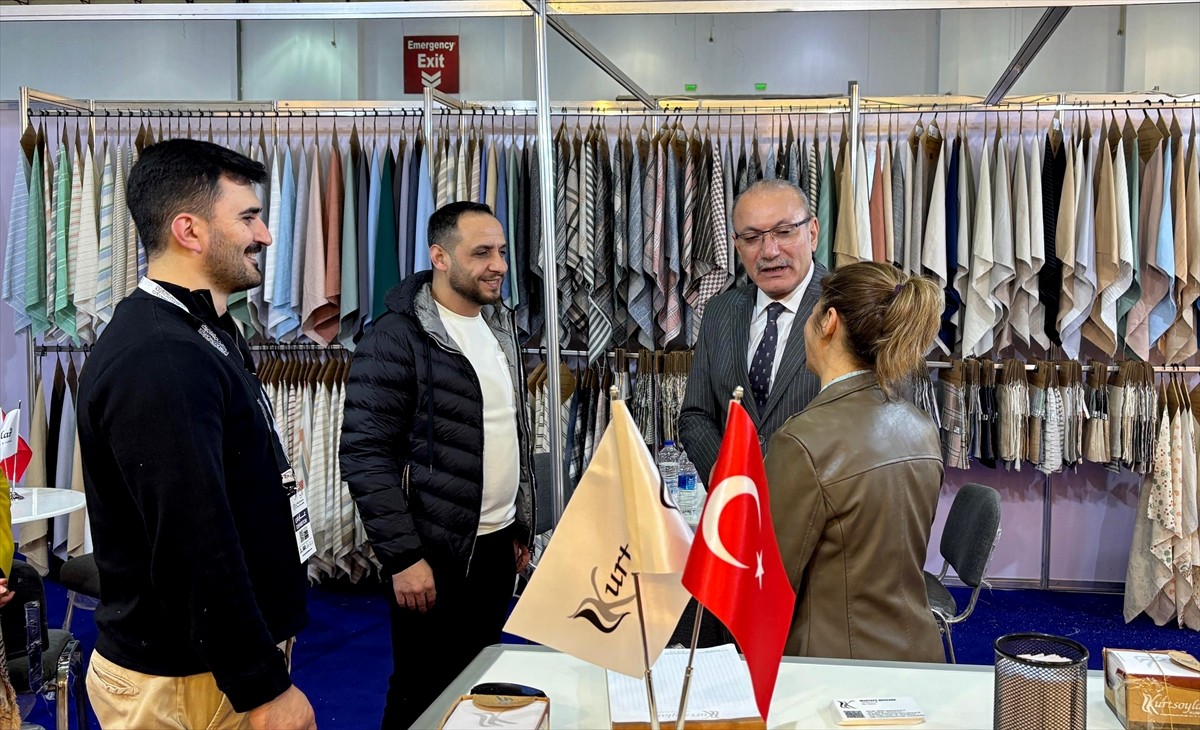 Mısır'ın başkenti Kahire'de düzenlenen "Cairo Fashion and Tex Fuarı"na katılan 15 Türk firması...