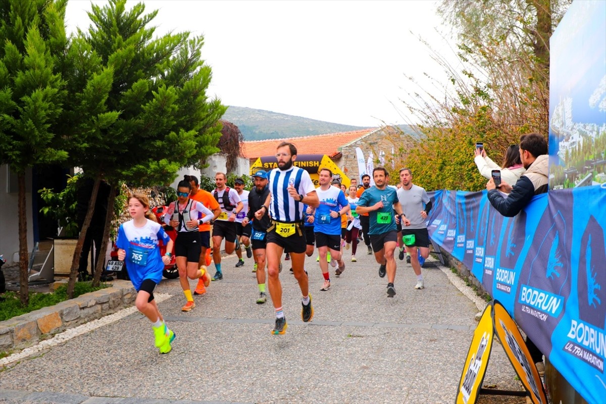 Muğla'nın Bodrum ilçesinde bu yıl 7'ncisi düzenlenen BodRUN Ultra Maratonu'na 505 sporcu...