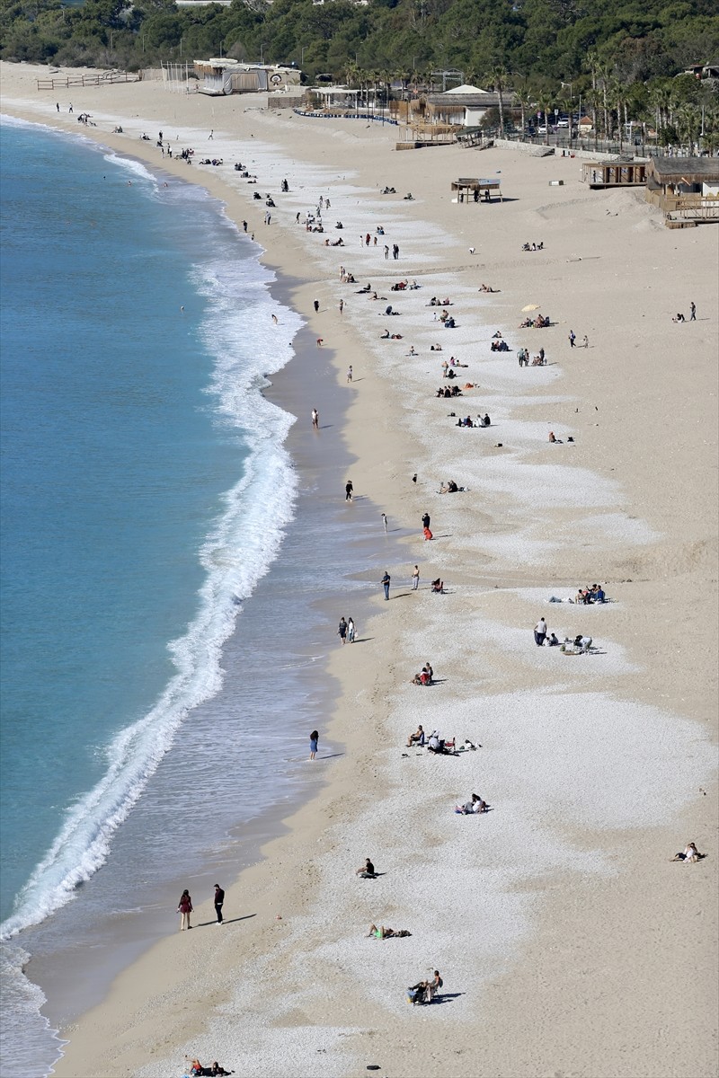 Muğla'nın Fethiye, Marmaris ve Bodrum ilçelerinde, güneşli havayı değerlendirmek isteyenler...