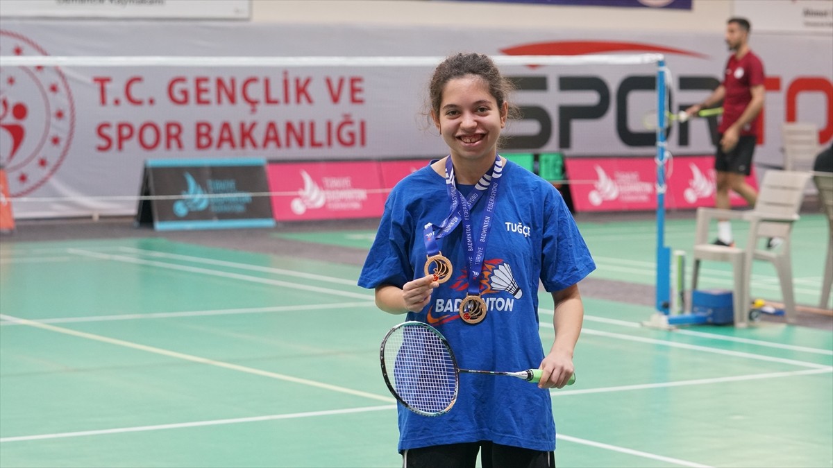 Para badminton SL4 kategorisinde yarışan 18 yaşındaki milli sporcu Tuğçe Çelik, ABD'nin Los...