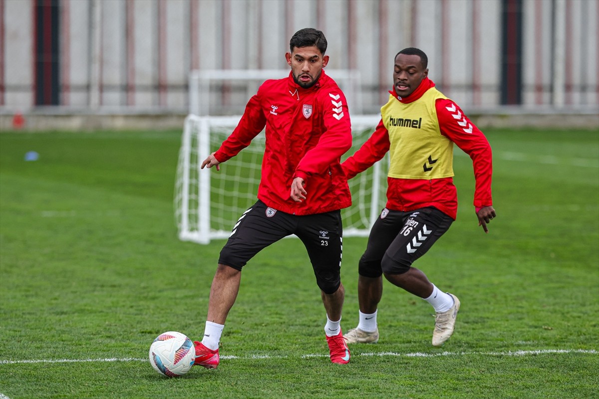 Reeder Samsunspor, Trendyol Süper Lig'in 25. haftasında 22 Şubat Cumartesi günü sahasında Çaykur...