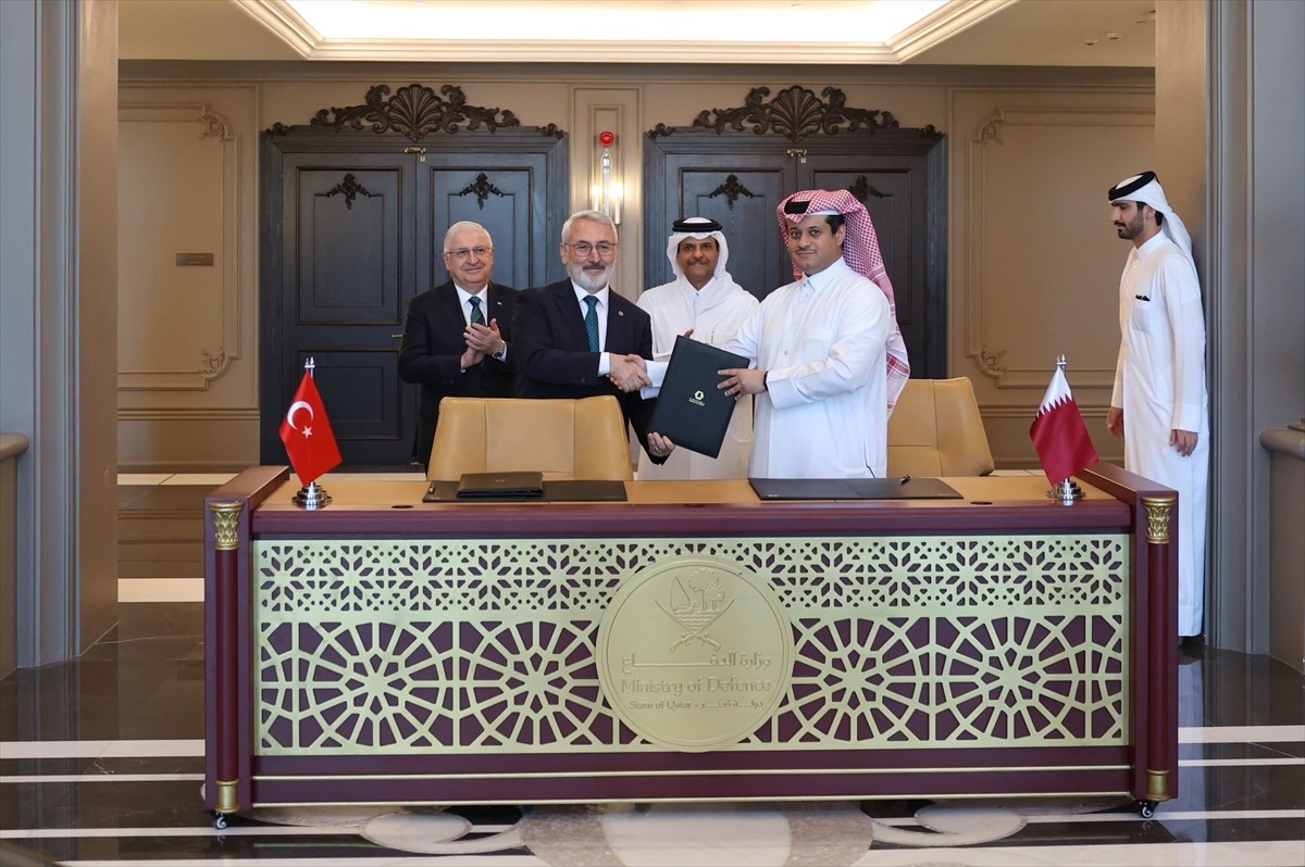 Resmi temaslarda bulunmak üzere Katar'a giden Milli Savunma Bakanı Yaşar Güler, ilk olarak Katar...