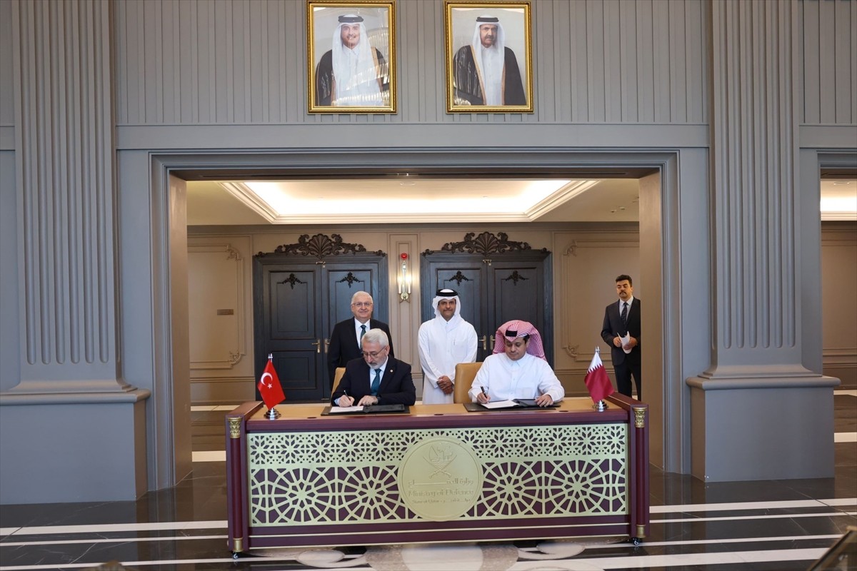 Resmi temaslarda bulunmak üzere Katar'a giden Milli Savunma Bakanı Yaşar Güler, ilk olarak Katar...