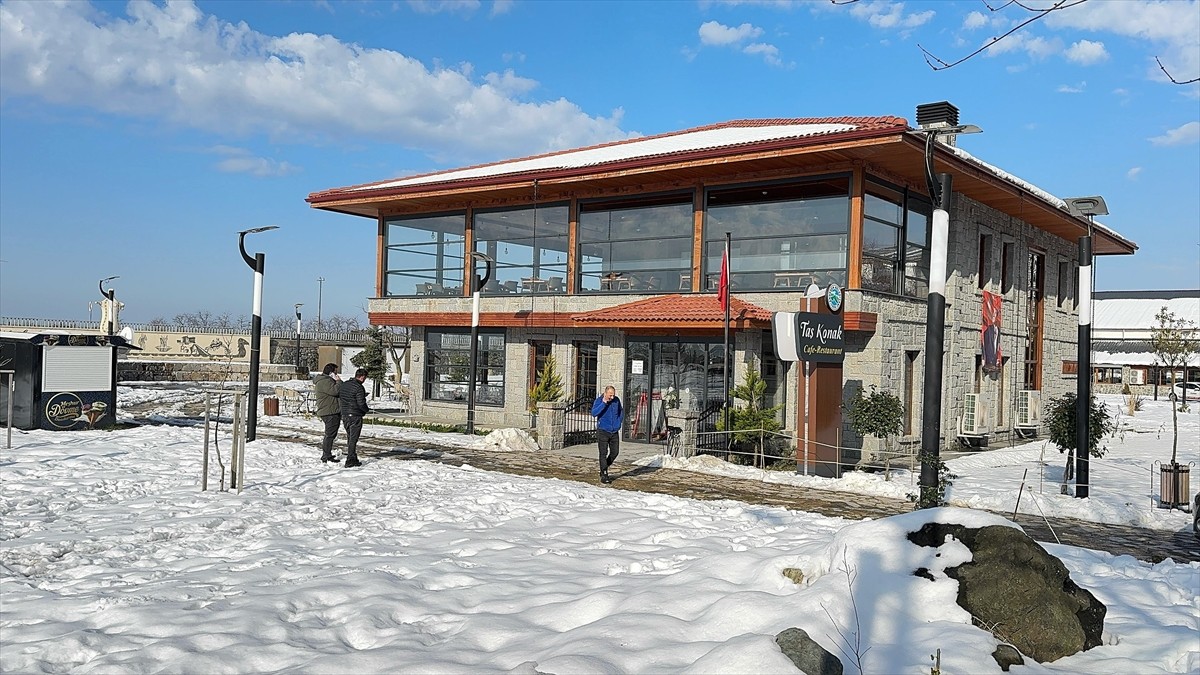 Rize'nin Ardeşen Belediye Başkan Yardımcısı Mustafa Kuyumcu, uğradığı silahlı saldırı sonucu...