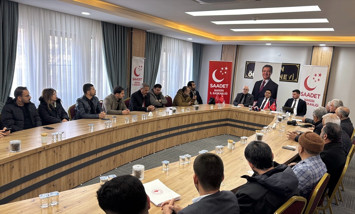 Saadet Partisi Grup Başkanvekili Bülent Kaya, Mardin'de partisince düzenlenen "Sivil Toplum ve...