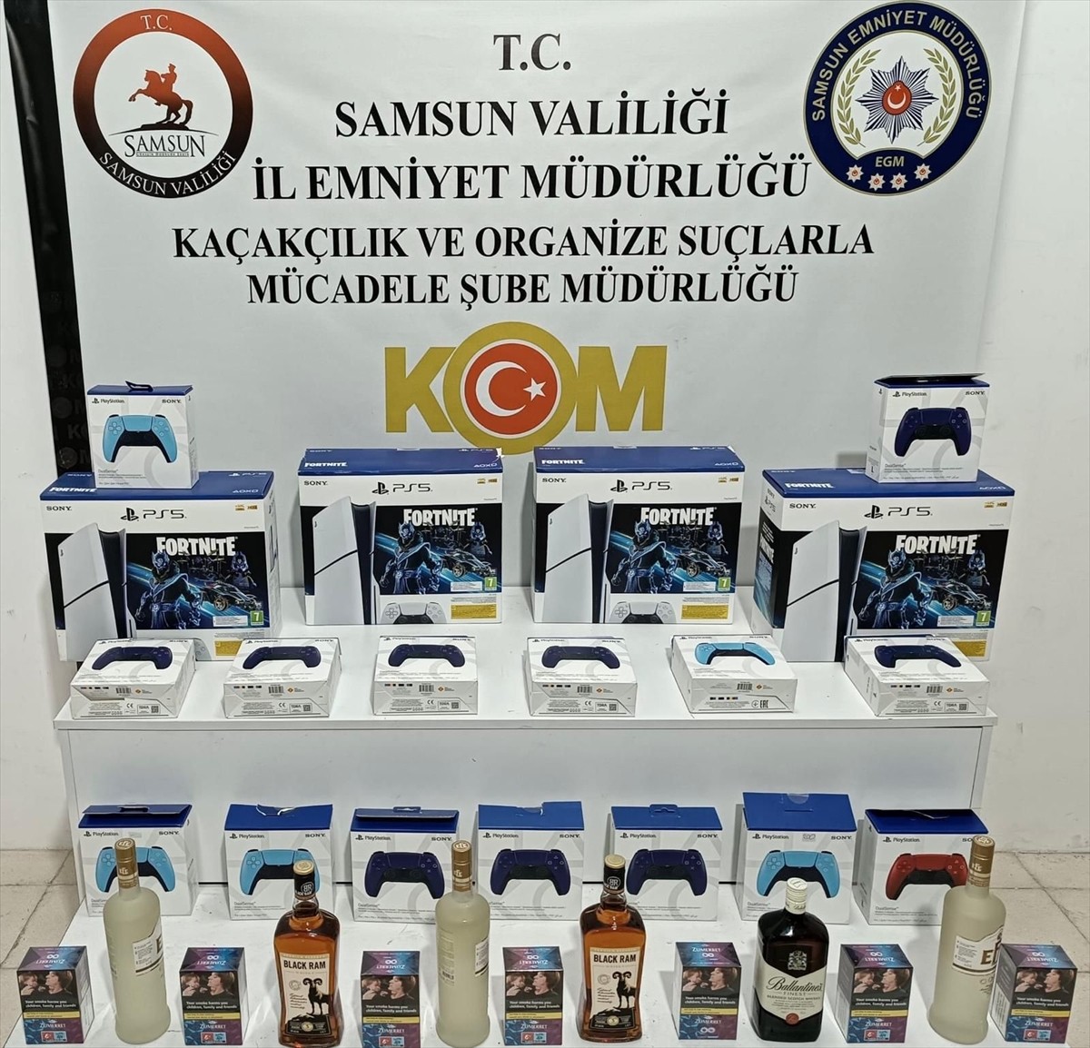 Samsun'da düzenlenen kaçakçılık operasyonunda 1 şüpheli gözaltına alındı. Ekipler, belirlenen...