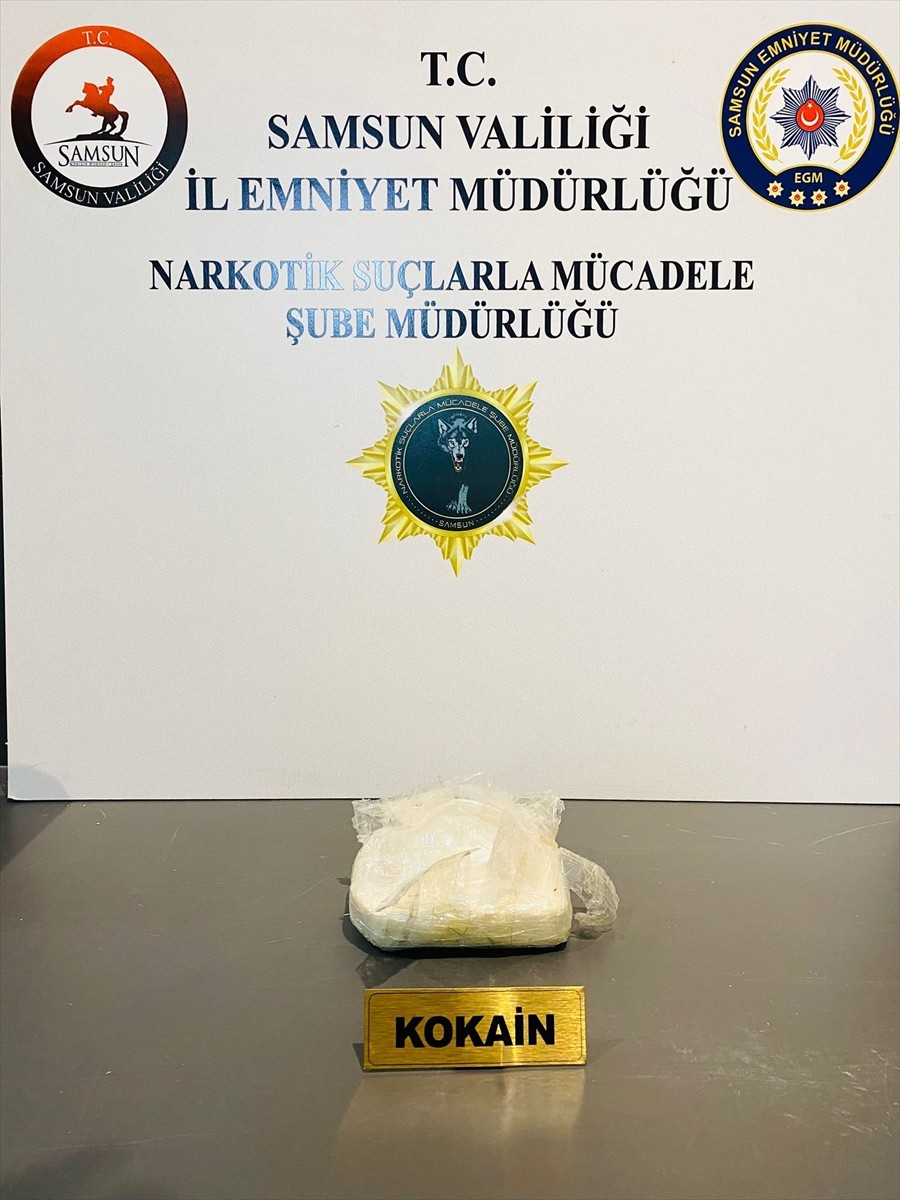 Samsun'un Atakum ilçesinde kargoyla gönderilen pakette uyuşturucu ele geçirilmesiyle ilgili 2...