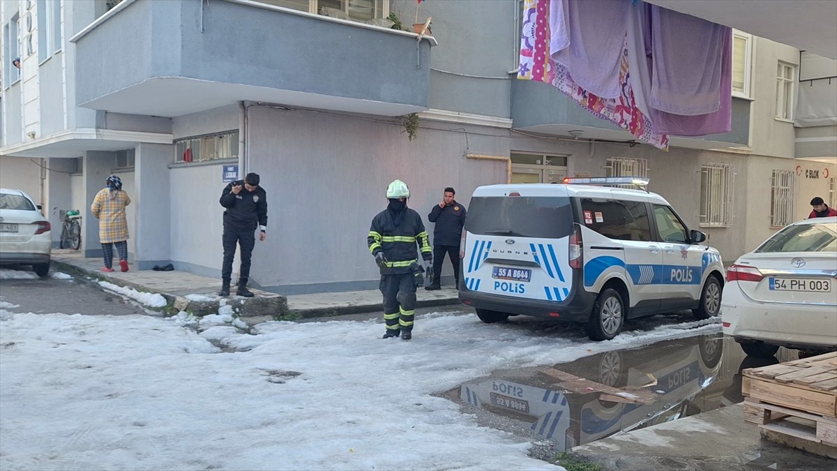 Samsun'un Bafra ilçesinde bir apartman dairesinde çıkan yangın söndürüldü, evini ateşe verdiği...