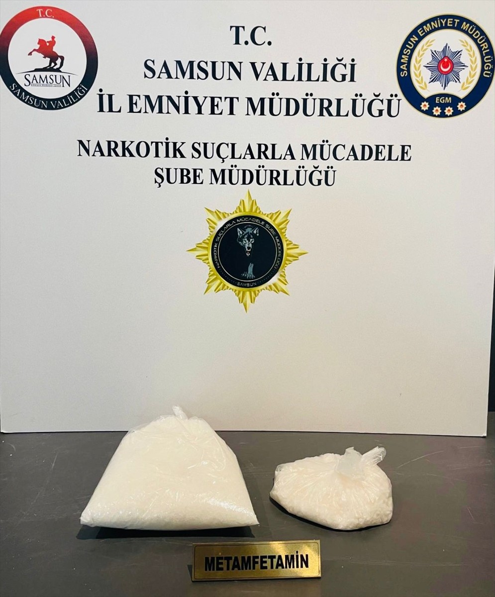 Samsun'un merkez İlkadım ilçesinde düzenlenen uyuşturucu operasyonunda 3 şüpheli gözaltına...
