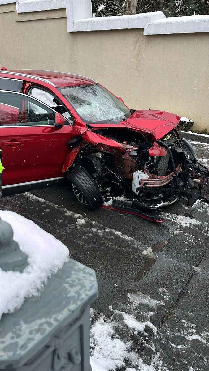 Sarıyer'de otomobilin çarptığı yaya hayatını kaybetti.