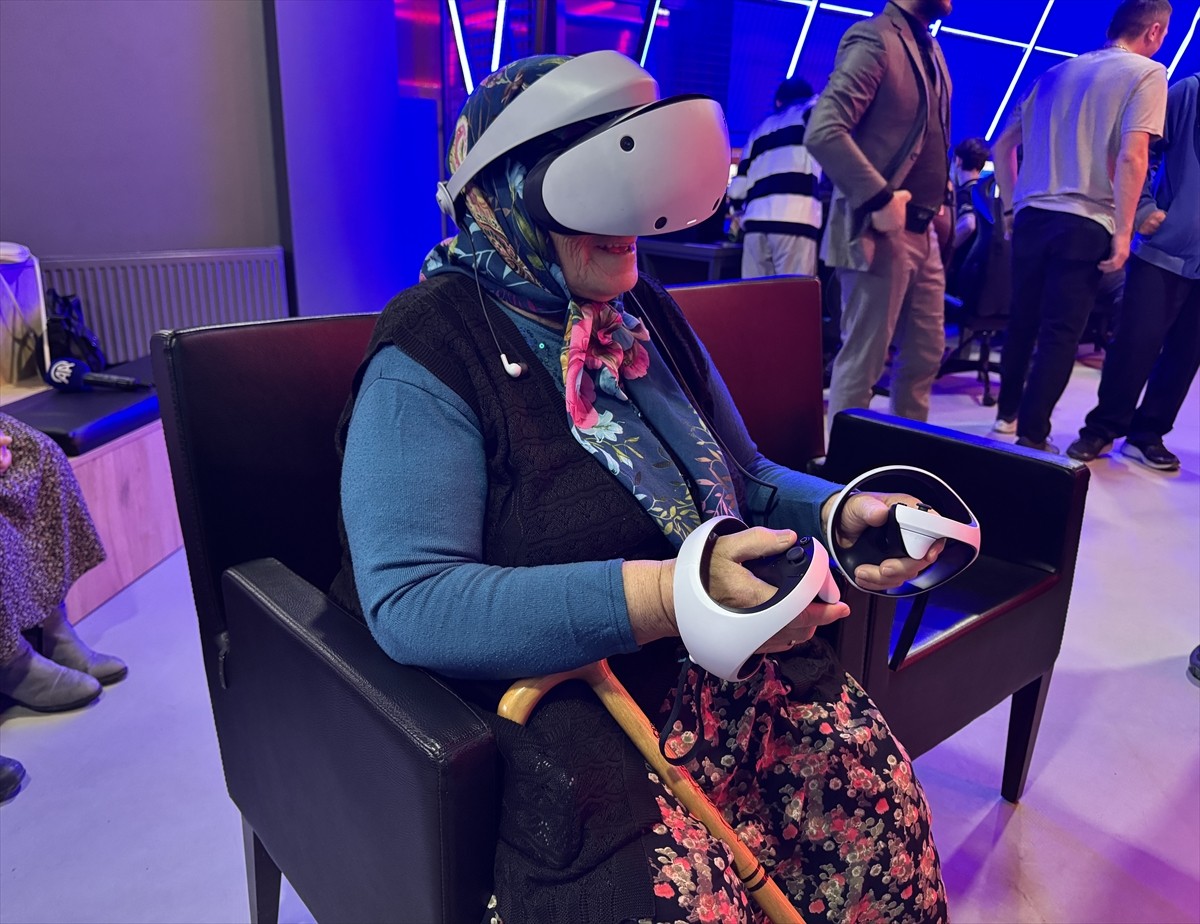 Sinop'ta Huzurevi Yaşlı Bakım ve Rehabilitasyon Merkezinde kalan yaşlılar "Oyunlarla Fizyoterapi...